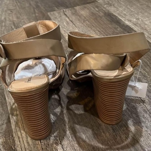 FINAL PRICE NWT American Eagle Heels - Picture 3 of 4